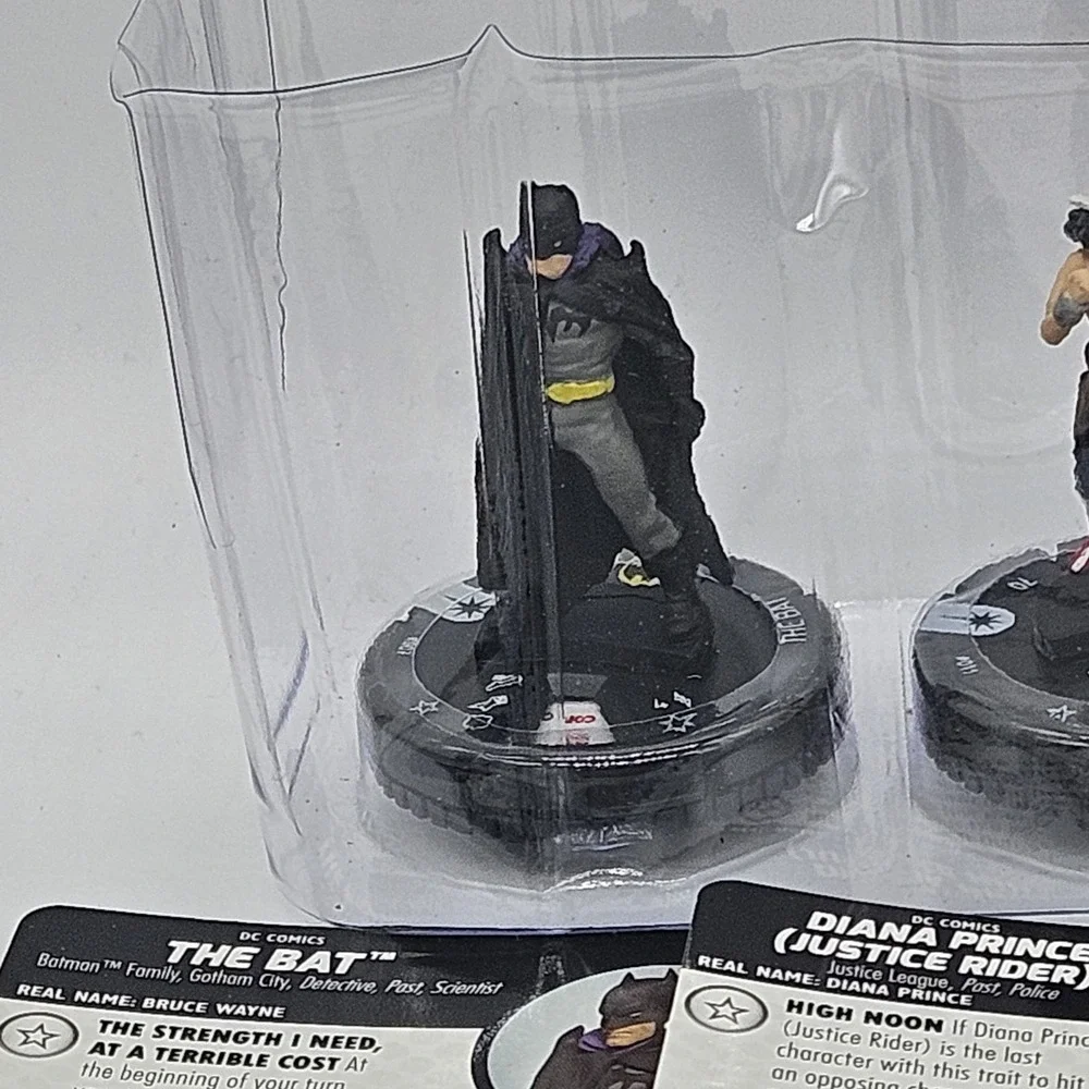 Lot of 5 DC HeroClix Flashpoint Figures with Cards - The Bat, Wonder Woman, The